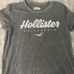 Hollister tee